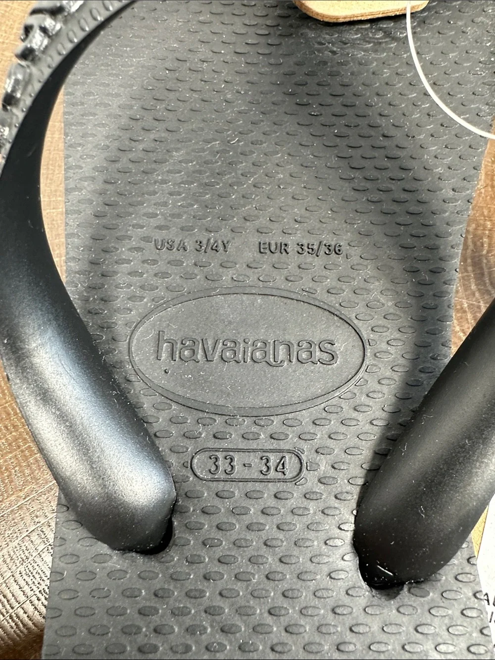 NWT Havaianas kids  Black Rubber Flip Flops - Size 33-34